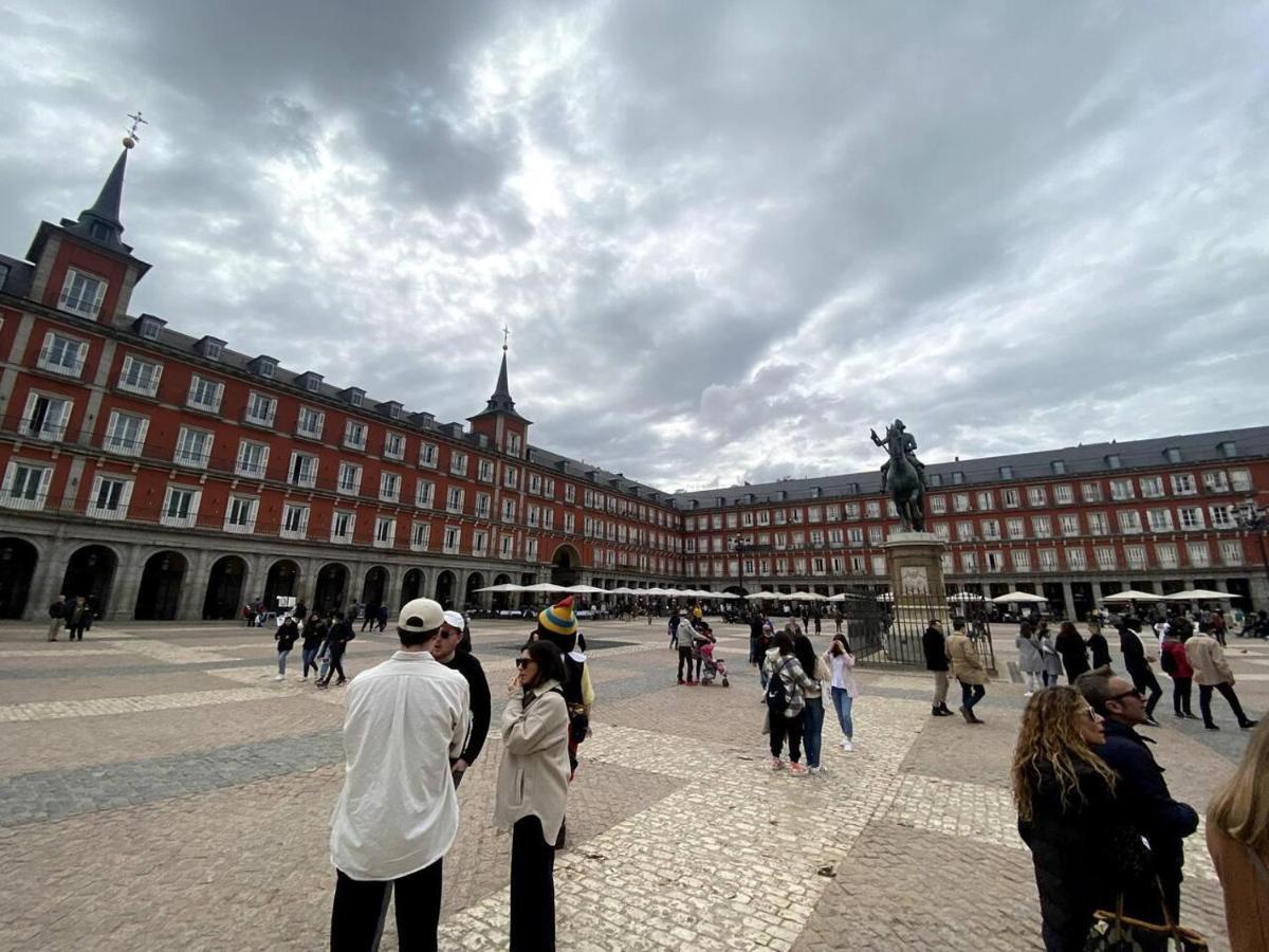 Big Apartment In Plaza Mayor In Madrid Spain Exteriör bild