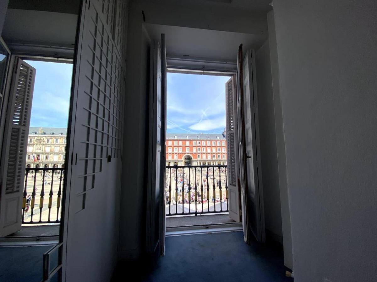 Big Apartment In Plaza Mayor In Madrid Spain Exteriör bild