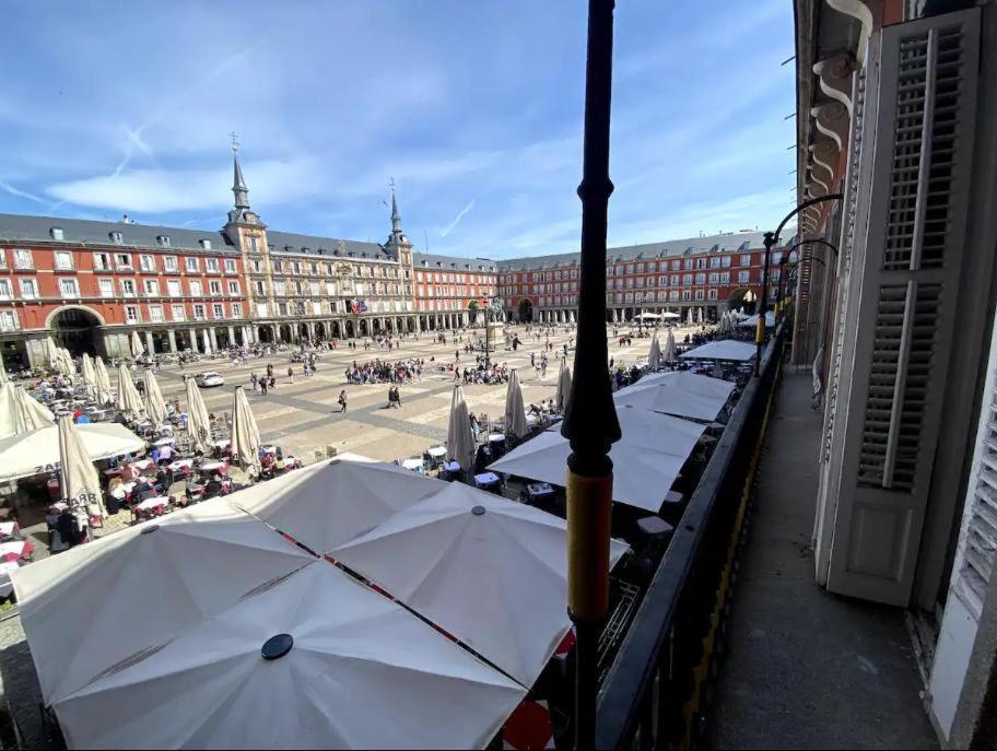 Big Apartment In Plaza Mayor In Madrid Spain Exteriör bild