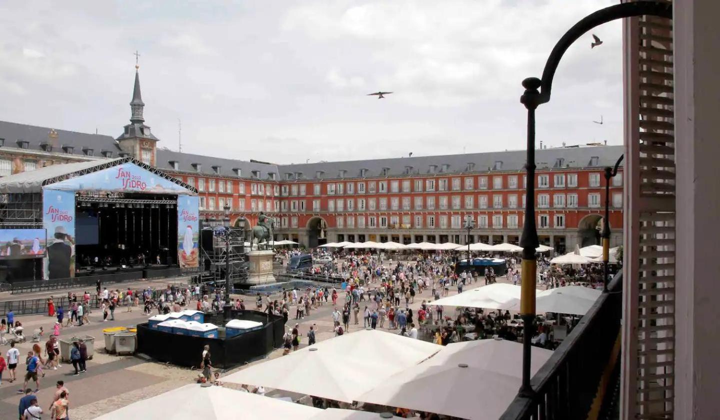 Big Apartment In Plaza Mayor In Madrid Spain Exteriör bild