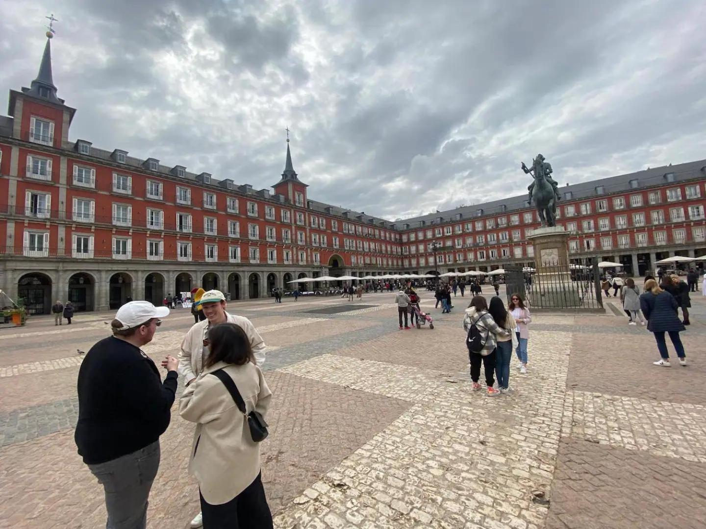 Big Apartment In Plaza Mayor In Madrid Spain Exteriör bild